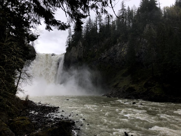 Snoqualmie falls from the lower deck